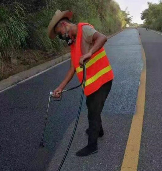 达州路面喷涂翻新彩色步道施工方案