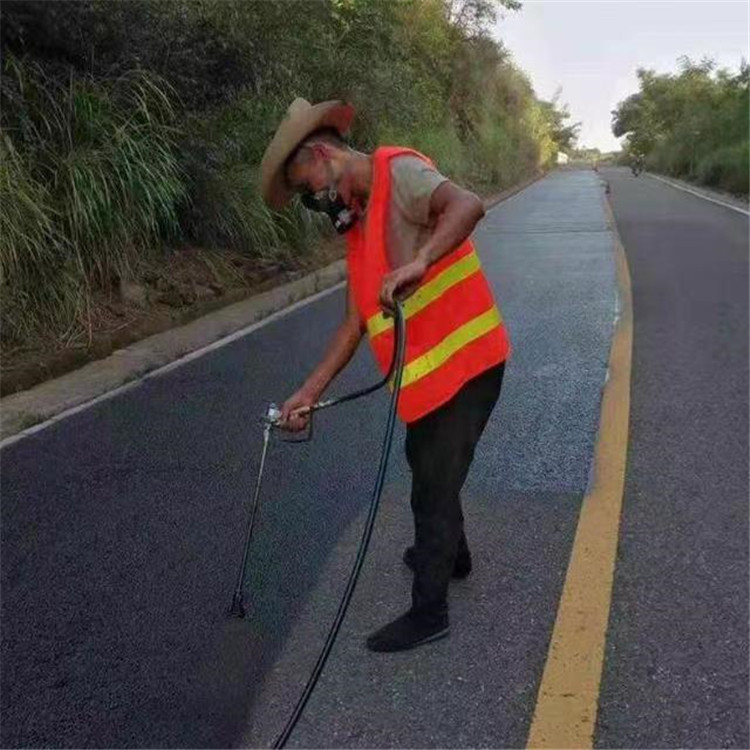 达州 彩色防滑路面的底涂是保障路面附着力